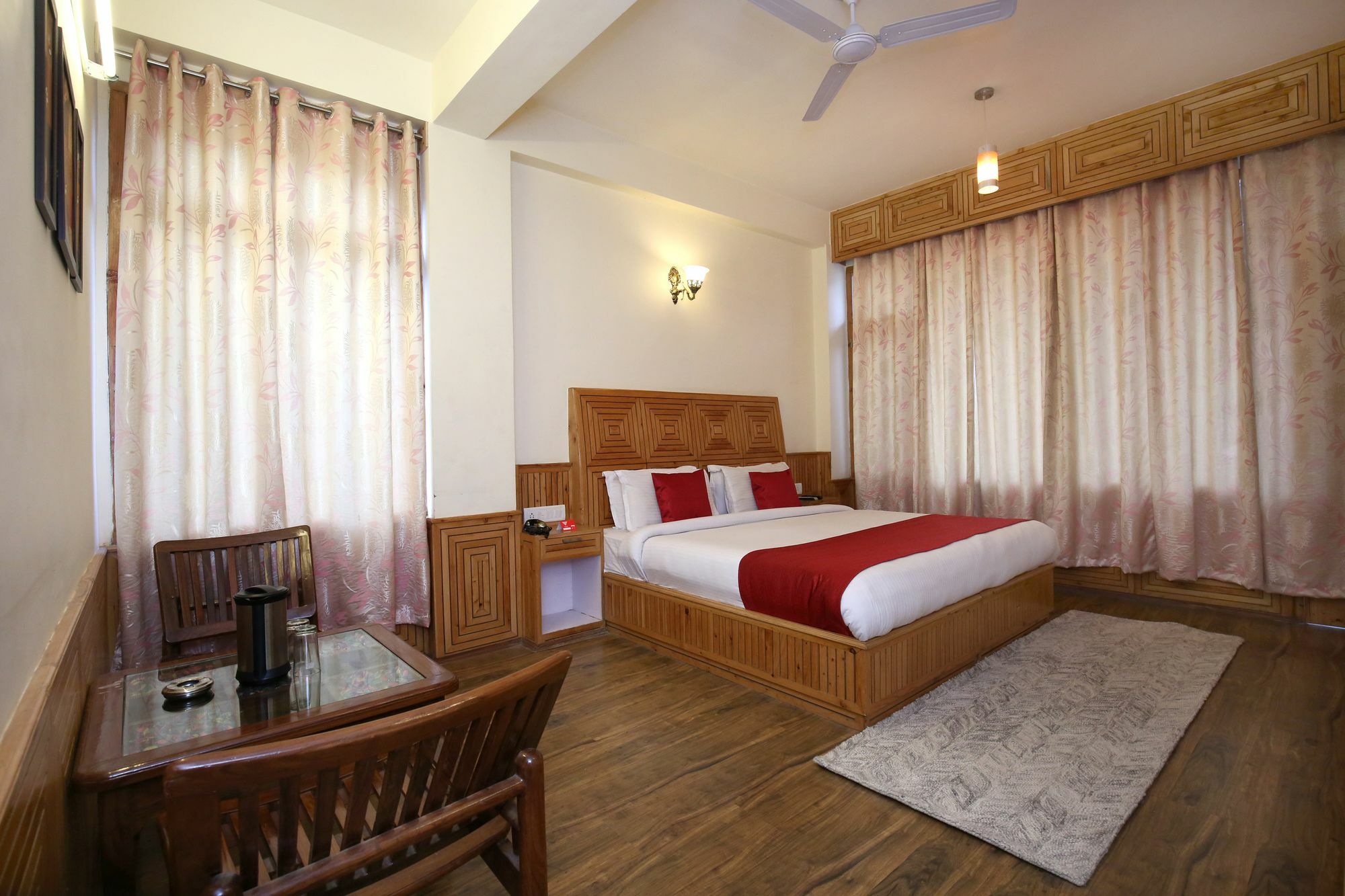 Oyo 10116 Hotel Rhythm Retreat Manāli Extérieur photo